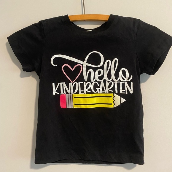 🍁 Hello Kindergarten Black Kids T-Shirt size 6 🍁 - Picture 1 of 3